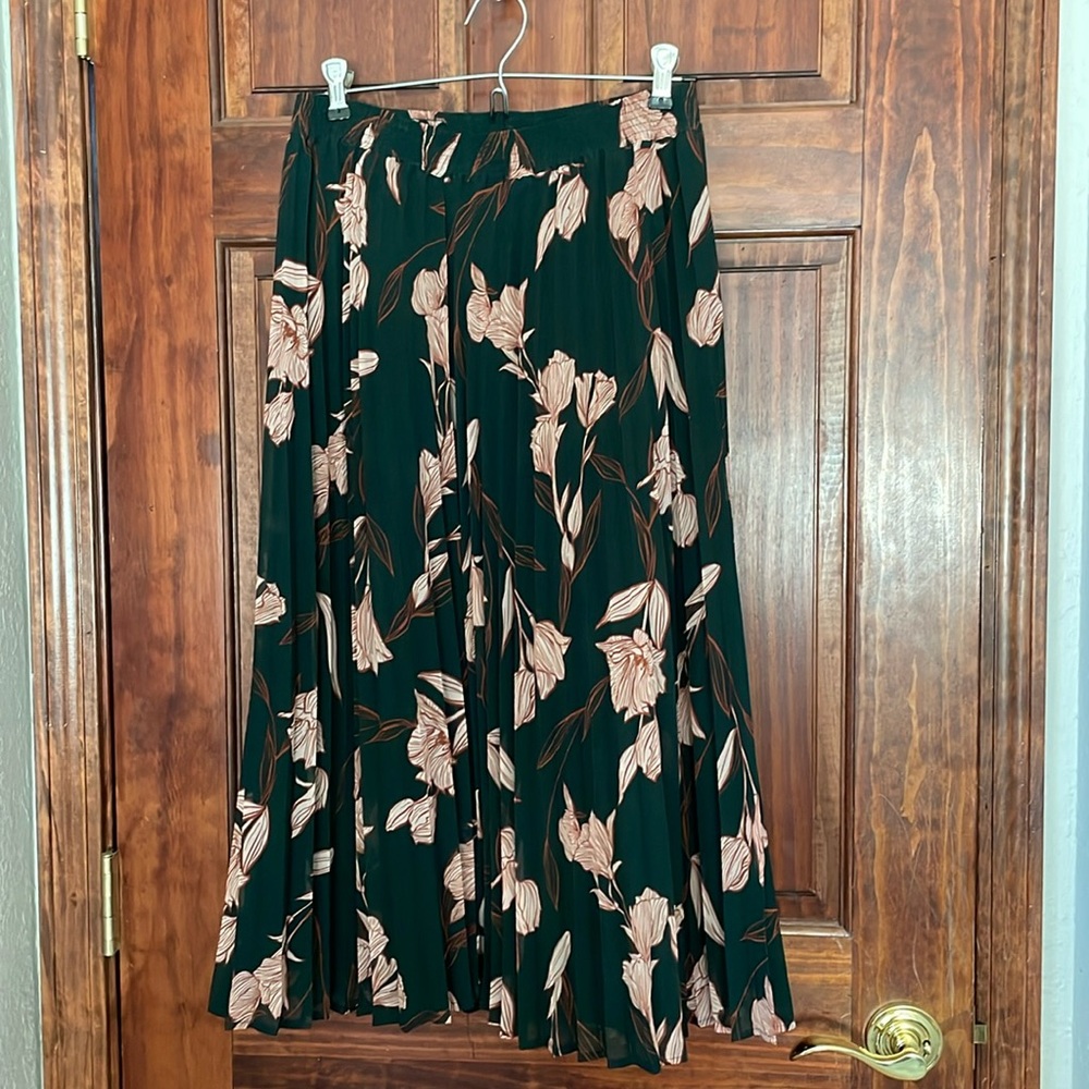 Pleated floral skirt